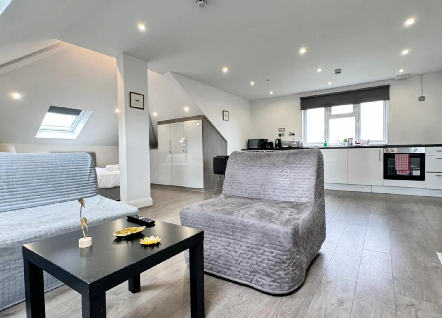 Hatton Apartments Heathrow Airport- Free Parking-Free Underground To And From Heathrow Airport Hatton Cross See Picture-See London Fast Hatton Cross To Central London 30Min 0*,  Reino Unido