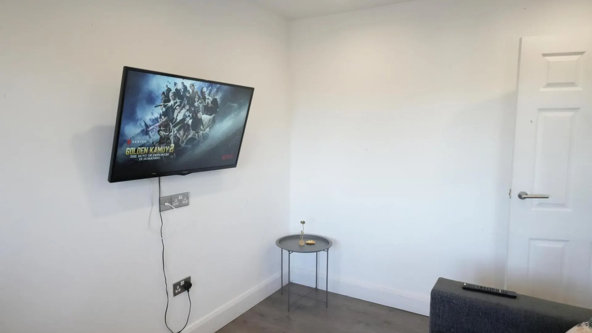 Hatton Apartments Heathrow Airport- Free Parking-Free Underground To And From Heathrow Airport Hatton Cross See Picture-See London Fast Hatton Cross To Central London 30Min