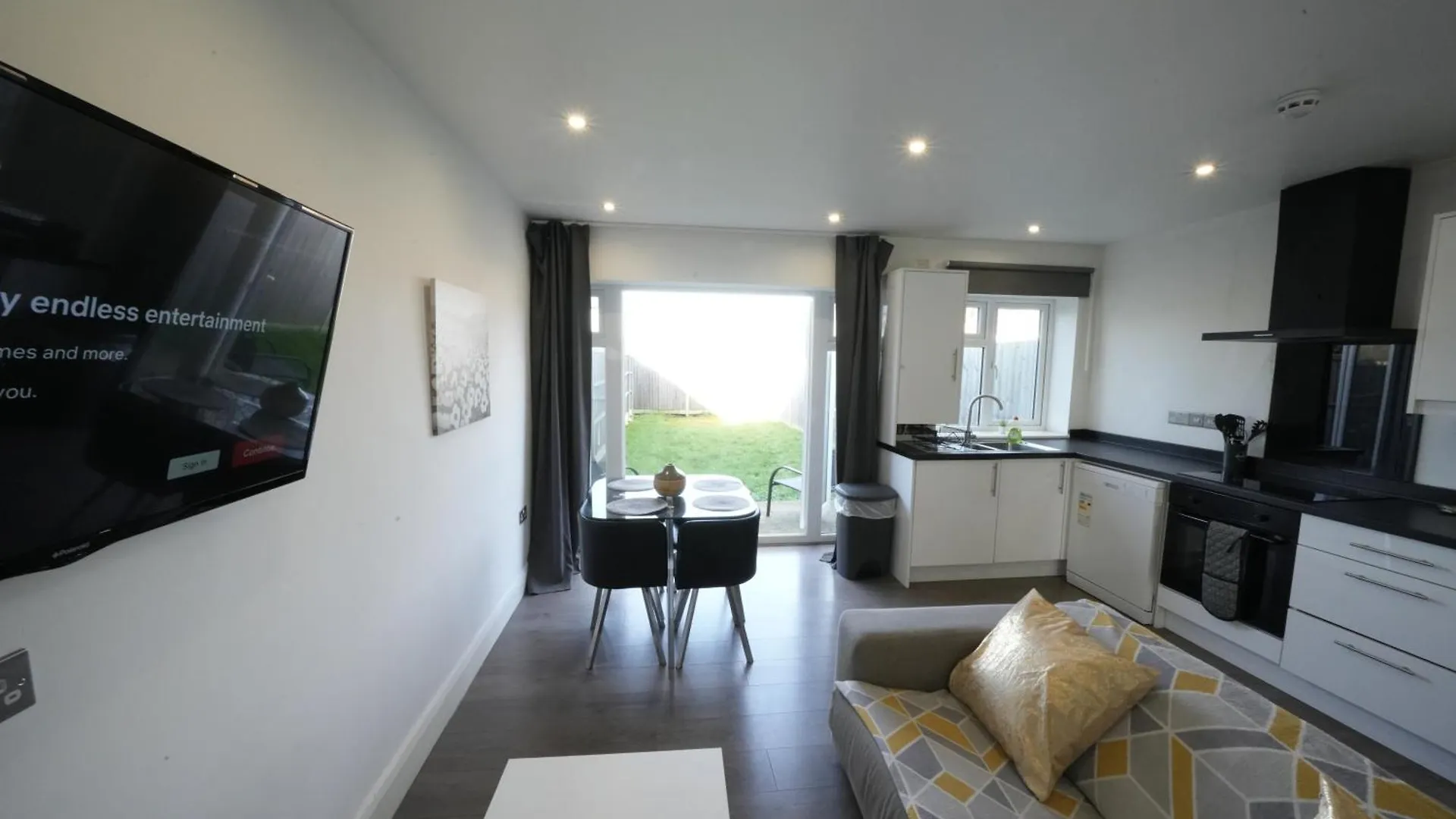 Hatton Apartments Heathrow Airport- Free Parking-Free Underground To And From Heathrow Airport Hatton Cross See Picture-See London Fast Hatton Cross To Central London 30Min Reino Unido