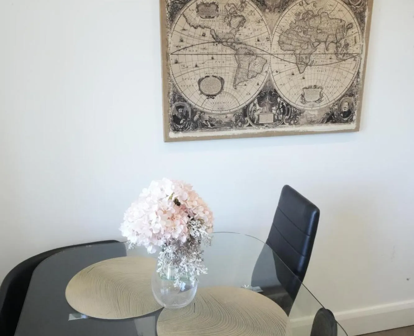 Hatton Apartments Heathrow Airport- Free Parking-Free Underground To And From Heathrow Airport Hatton Cross See Picture-See London Fast Hatton Cross To Central London 30Min