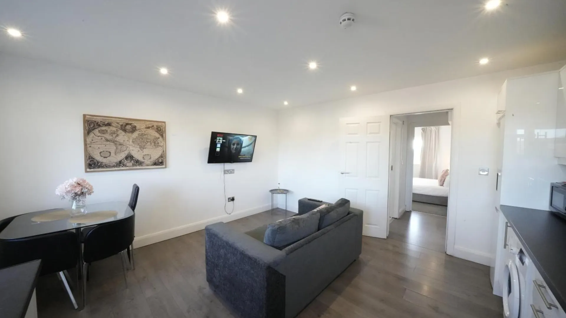 Hatton Apartments Heathrow Airport- Free Parking-Free Underground To And From Heathrow Airport Hatton Cross See Picture-See London Fast Hatton Cross To Central London 30Min 0*,  Великобритания